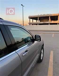 جیپ گراند شیرۆکی